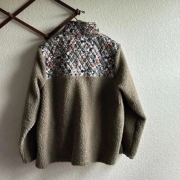 Vera Bradley Floral and Sherpa Pullover - Picture 4 of 4